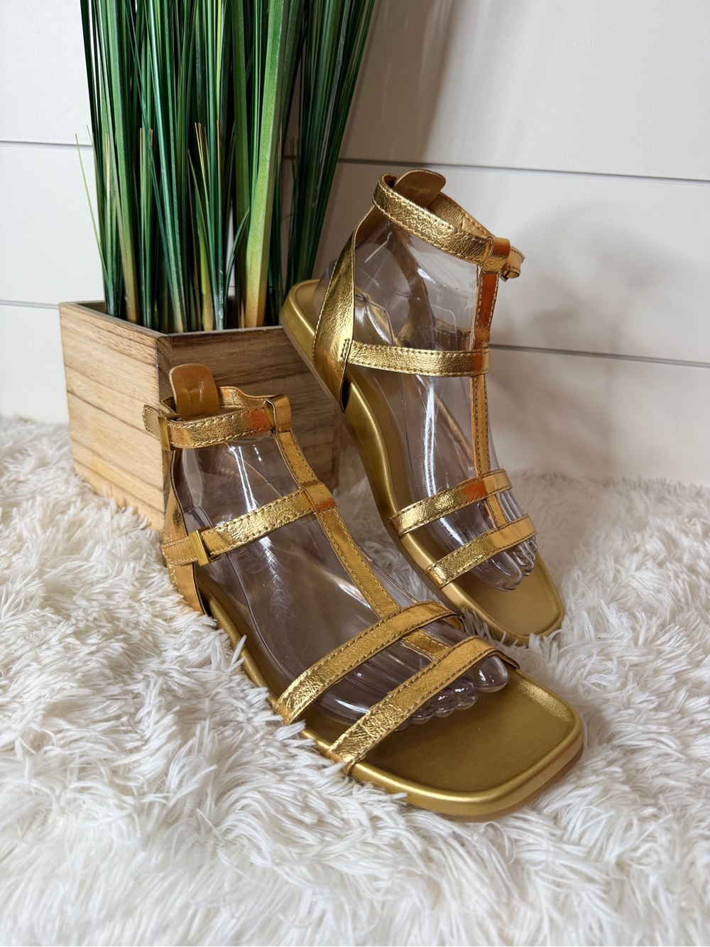 Franco Sarto Evan Metallic Faux Leather Gladiator Sandals Gold Size 7.5